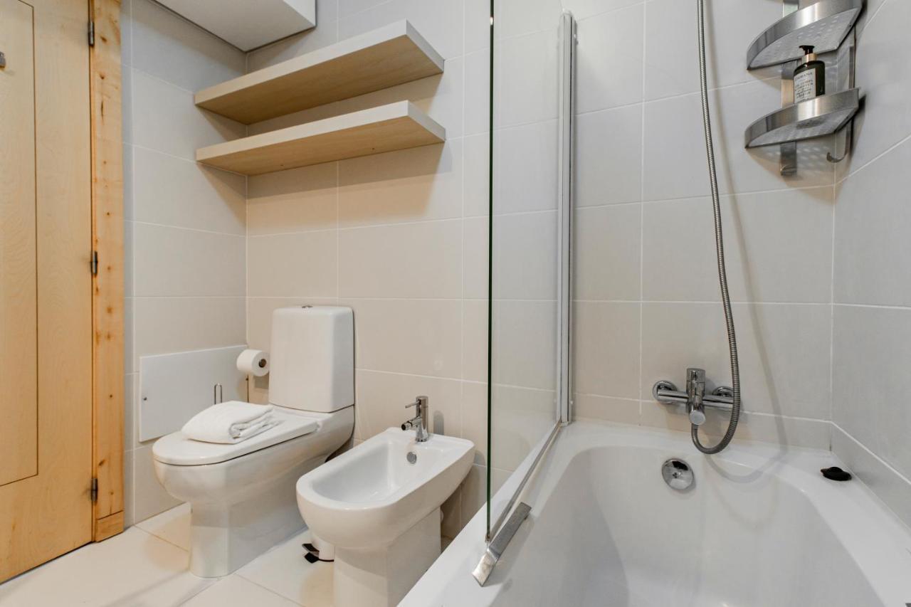 D Joao IV Apartment With Terrace By Lovelystay Porto Zewnętrze zdjęcie